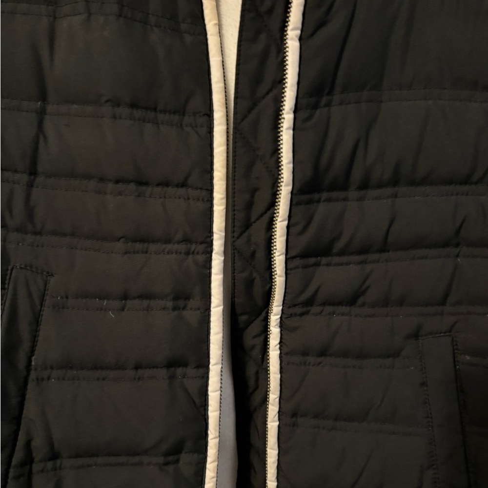 Adorable Warm‎ Trendy Zip vest with hood! Puff style. So fashionable. Medium - Picture 2 of 9